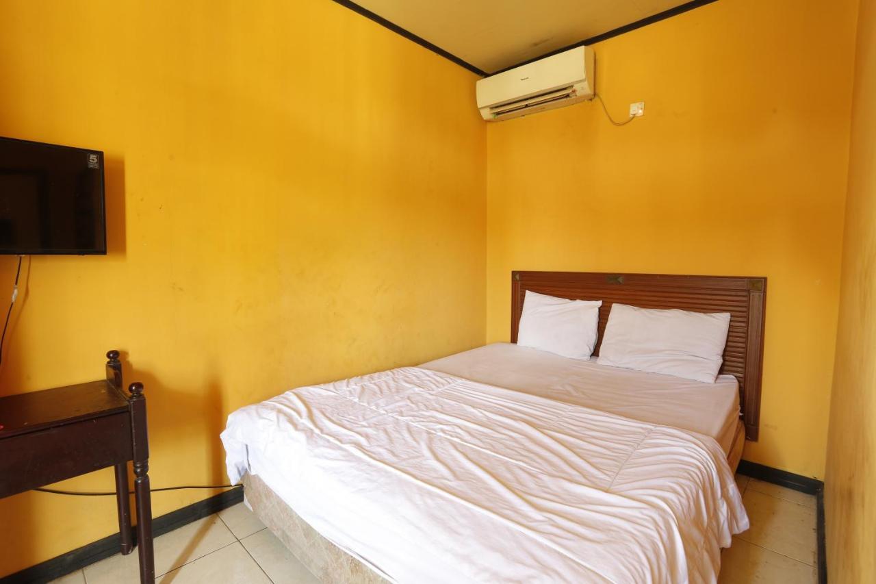 Oyo 93119 Guest House Leo Patra Muara Badak Exteriér fotografie
