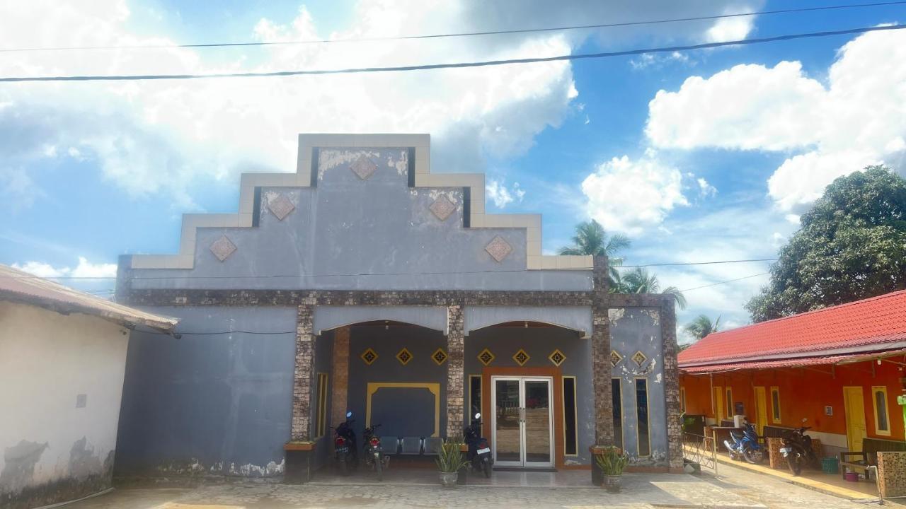 Oyo 93119 Guest House Leo Patra Muara Badak Exteriér fotografie