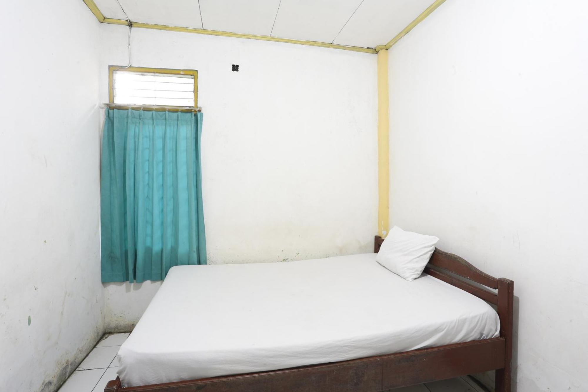 Oyo 93119 Guest House Leo Patra Muara Badak Exteriér fotografie