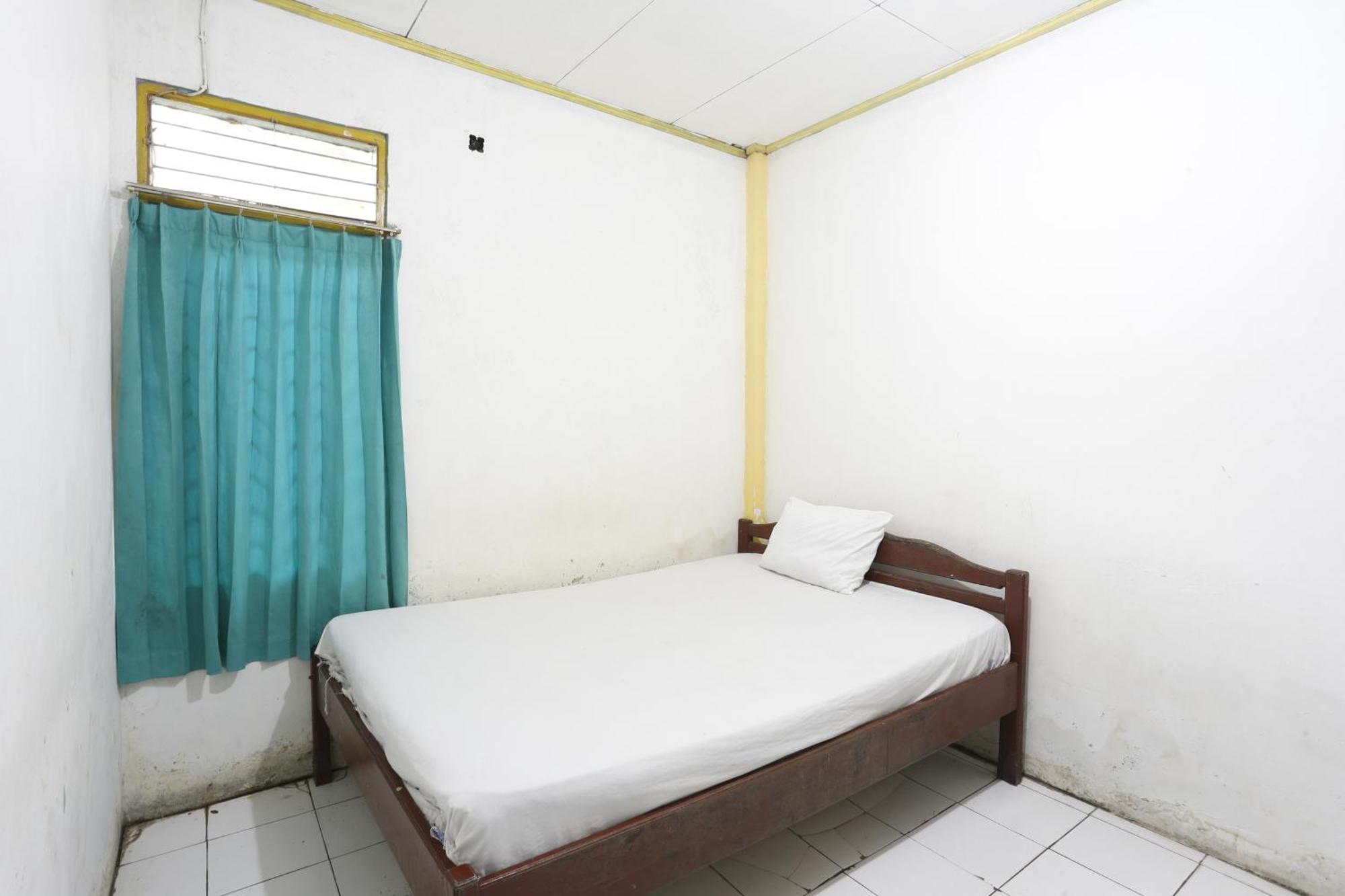 Oyo 93119 Guest House Leo Patra Muara Badak Exteriér fotografie