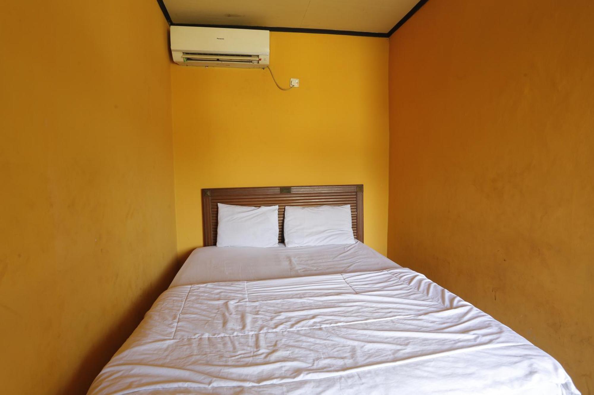 Oyo 93119 Guest House Leo Patra Muara Badak Exteriér fotografie
